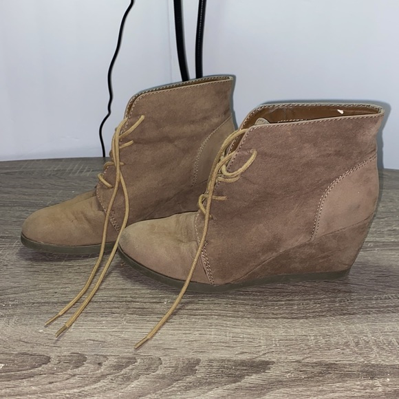 Madden Girl Domain Wedge Boots - Size 8 - Picture 1 of 7